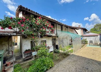 Facciata - Villa via Pietro Sola Vescovo, 4, Carmagnola - foto 30