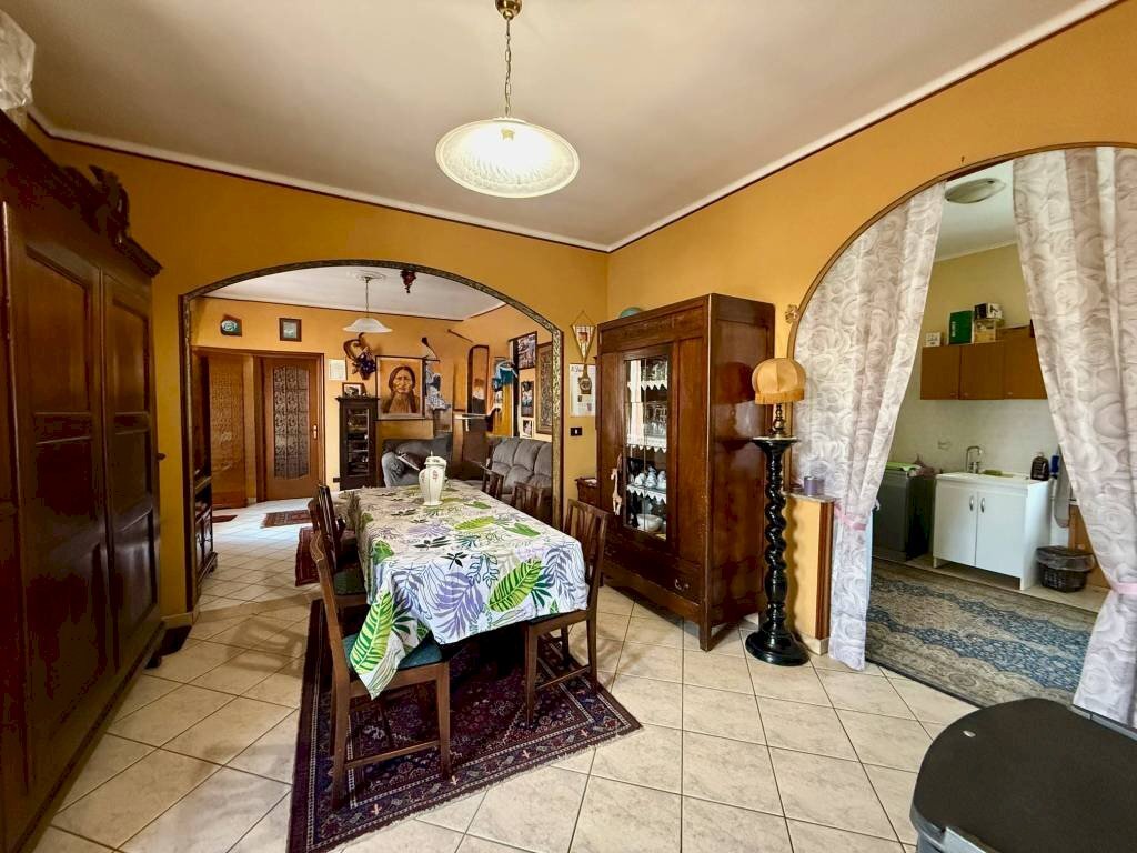 Soggiorno - Villa a Schiera via Pietro Sola Vescovo, 4, Carmagnola - foto 3