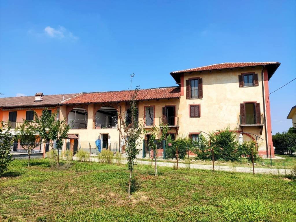 Facciata - Casa indipendente Cascina Frattone, Carmagnola - foto 2