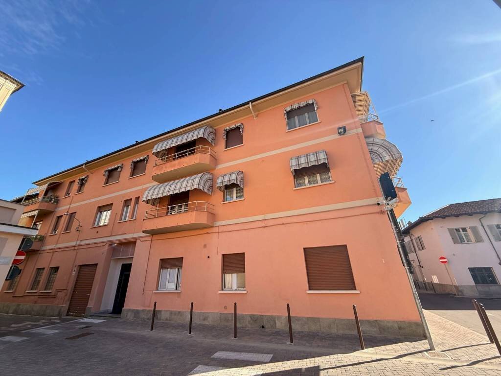 Facciata - Trilocale via Cavalli, 11, Carmagnola - foto 1