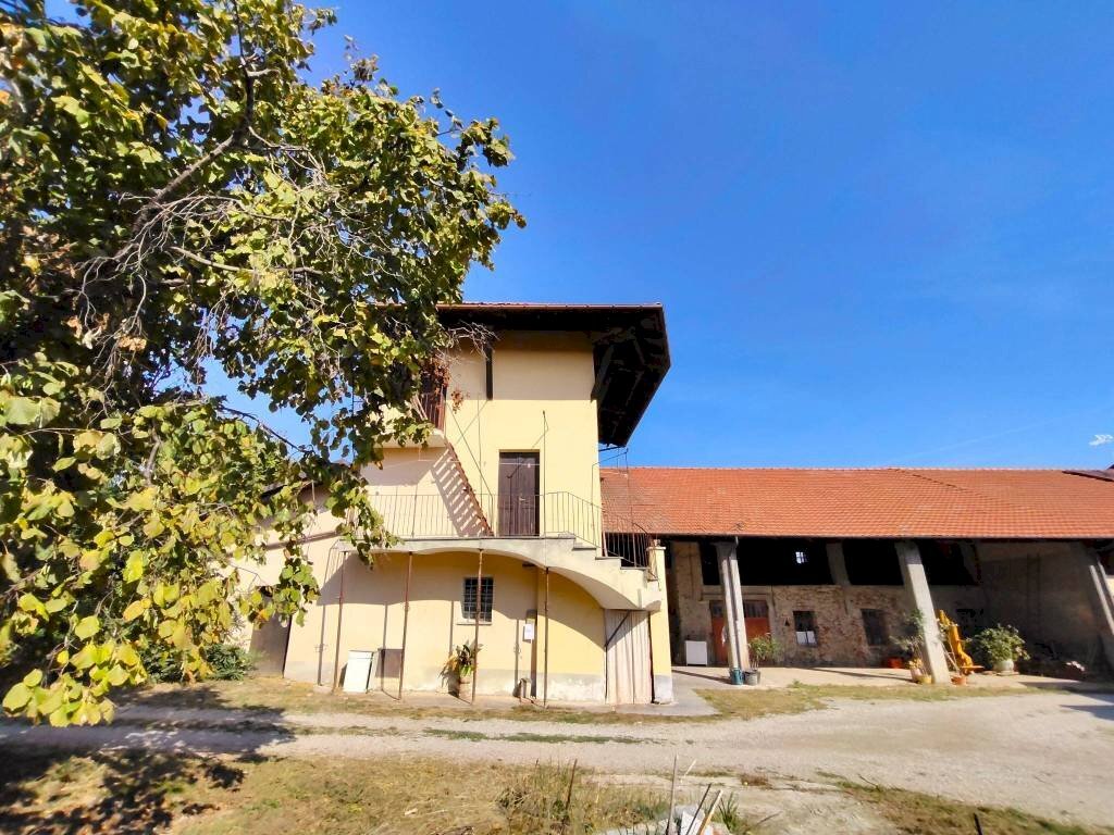 Facciata - Rustico frazione Madonna Delle Grazie, Cuneo - foto 2