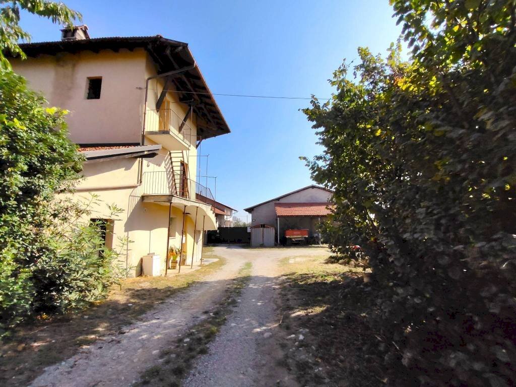 Cortile interno - Rustico frazione Madonna Delle Grazie, Cuneo - foto 3