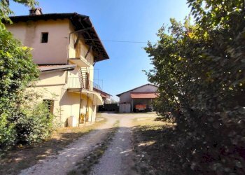 Cortile interno - Rustic hamlet Madonna Delle Grazie, Cuneo - photo 3
