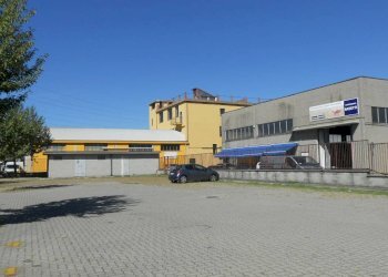 Cortile interno - Capannone via Nerviano, 31A, Lainate - foto 1