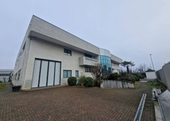 Facciata - Capannone viale Alcide De Gasperi, Bareggio - foto 3