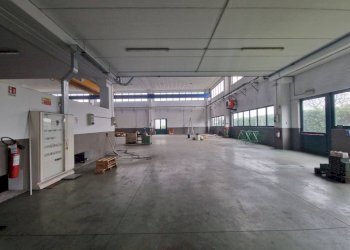 Interno non residenziale - Capannone viale Alcide De Gasperi, Bareggio - foto 7