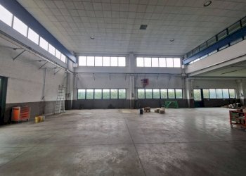 Interno non residenziale - Capannone viale Alcide De Gasperi, Bareggio - foto 9