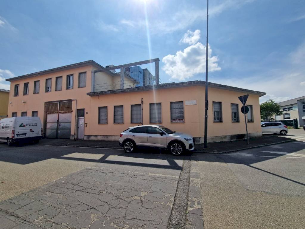 Facciata - Capannone via Privata Polonia, Milano - foto 2