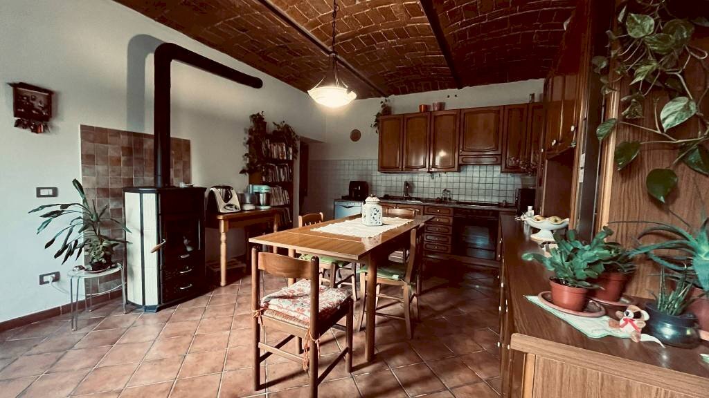 Cucina - Rustic via Camillo Benso di Cavour, 29, Castellinaldo d'Alba - photo 3