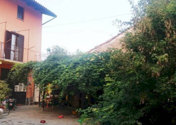 Cortile interno - Rustic via Camillo Benso di Cavour, 29, Castellinaldo d'Alba - photo 8