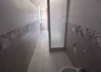 Bagno - Three-room apartment viale Giuseppe Garibaldi, 8, Carmagnola - photo 23