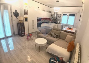 Bilocale via Milano, 177 
 Arona, Arona - foto 1