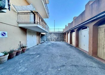 Box Via cavour, Andora - foto 2