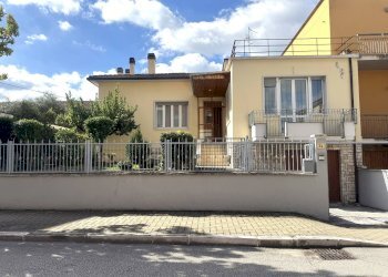 Foto 1 - Casa semi indipendente VIA MONTI, Fabriano - foto 1