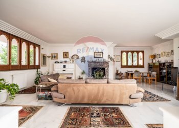 SALONE CON CAMINO - Villa Via Tommaso Natale
 
93/E, Palermo - foto 3