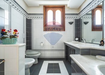 Bagno - Villa Via Tommaso Natale
 
93/E, Palermo - foto 9
