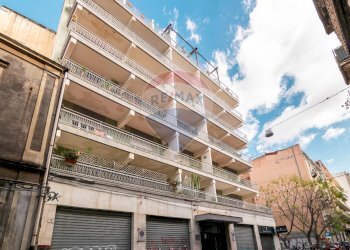 Edificio all\'aperto - Appartamento via canfora
 
33, Catania - foto 2