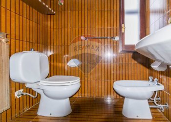 Bagno - Appartamento Via Consoli
 
60/A, Nicolosi - foto 12