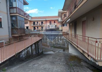 Edificio all\'aperto - Bilocale Strada 37 Santa Maria La Strada Quartiere
 
snc, Giarre - foto 1