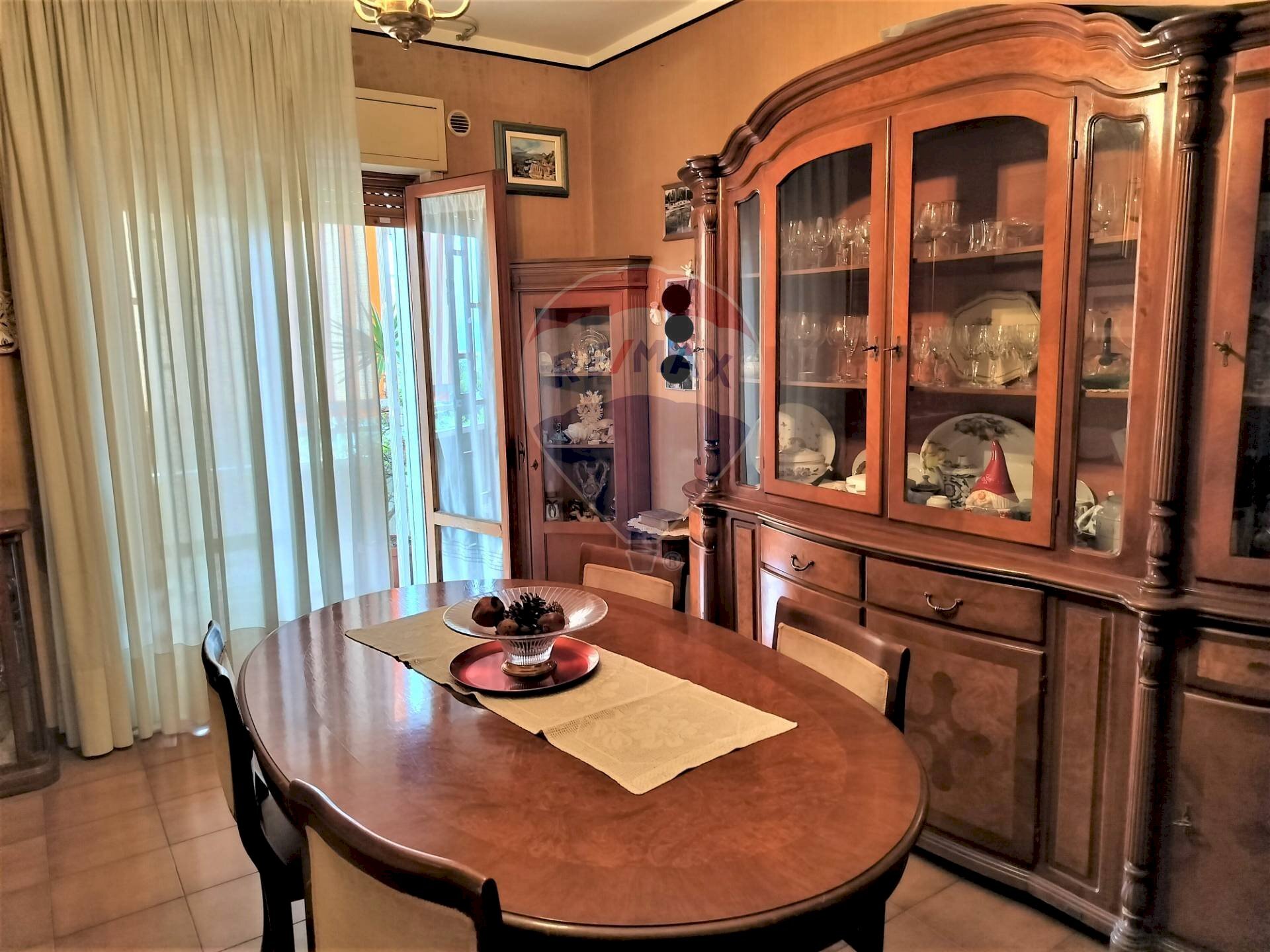 Sala da pranzo - Quadrilocale VIA MARIANI
 
44, Catania - foto 2