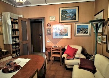 Sala da pranzo - Quadrilocale VIA MARIANI
 
44, Catania - foto 3