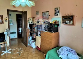 Camera / camera da letto - Quadrilocale VIA MARIANI
 
44, Catania - foto 7