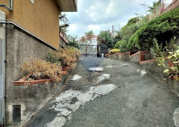 Giardino - Quadrilocale VIA MARIANI
 
44, Catania - foto 16