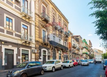 Edificio all\'aperto - Bilocale Via Plebiscito
 
67, Catania - foto 2