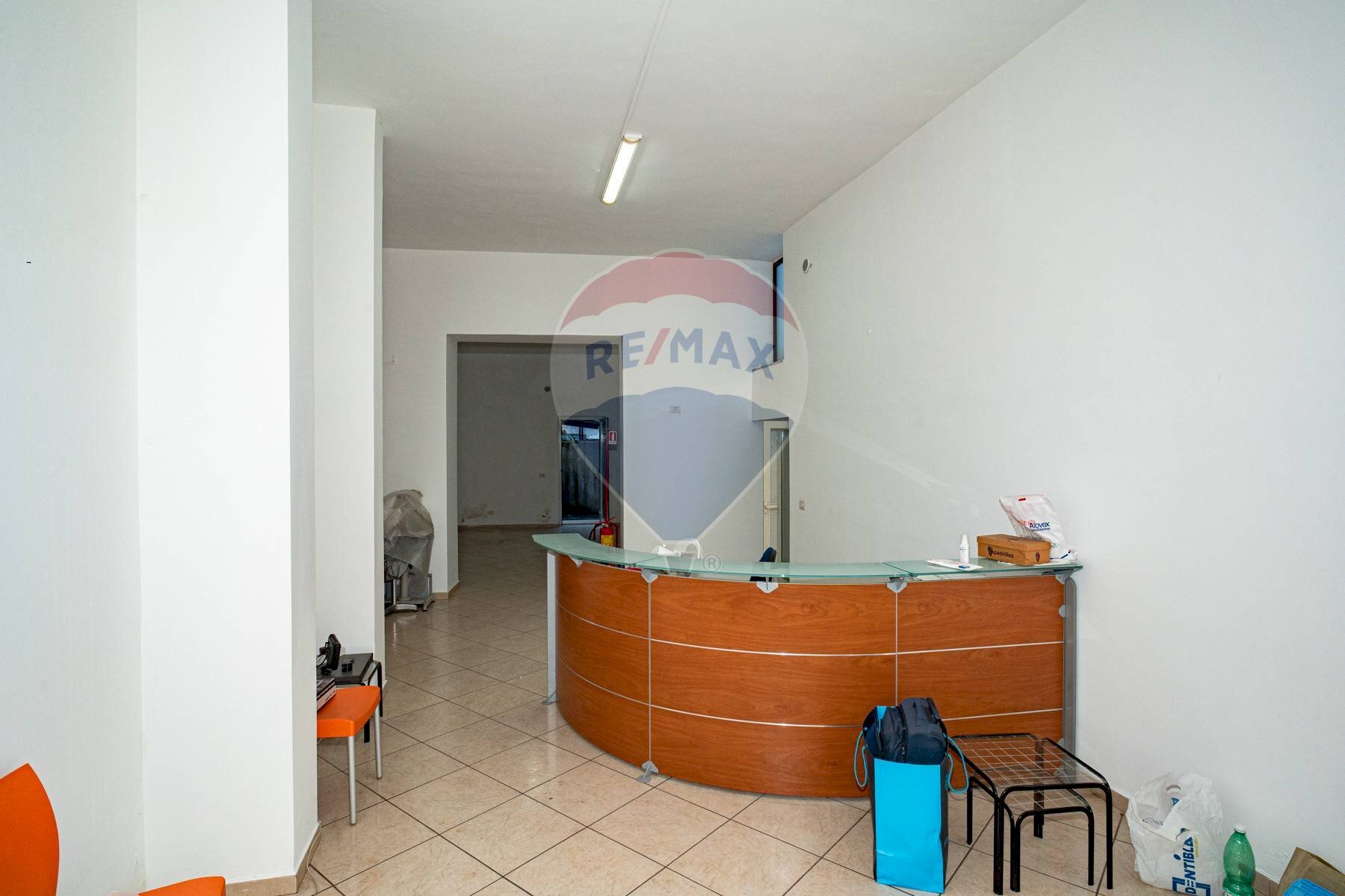 Camera / camera da letto - Negozio via circumvallazione
 
503, Paterno - foto 2