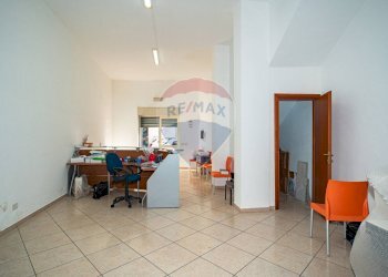Ufficio - Negozio via circumvallazione
 
503, Paterno - foto 8