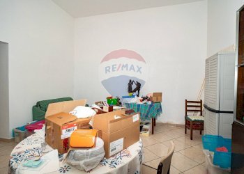 Camera / camera da letto - Negozio via circumvallazione
 
503, Paterno - foto 15