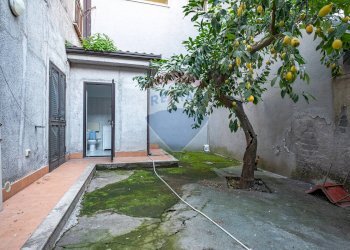 Terrazza - Negozio via circumvallazione
 
503, Paterno - foto 19