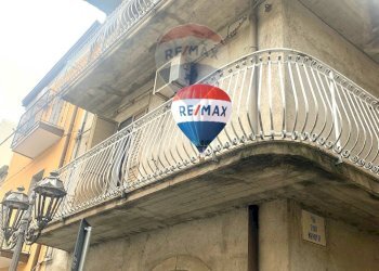 Edificio all\'aperto - Casa indipendente Via Ciro Menotti
 
4, Francavilla di Sicilia - foto 3