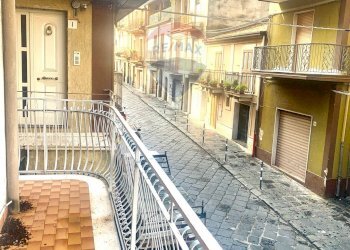 Balcone - Casa indipendente Via Ciro Menotti
 
4, Francavilla di Sicilia - foto 2