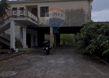 Casa all\'aperto - Villa via vincenzo bellini
 
7, Bronte - foto 2