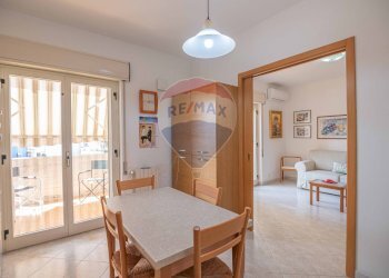 Sala da pranzo - Appartamento Via Tenente Cataldo
 
36, Caltagirone - foto 15