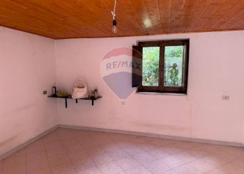 Stanza vuota - Trilocale Via duca degli Abruzz
 
39, San Marco Argentano - foto 6