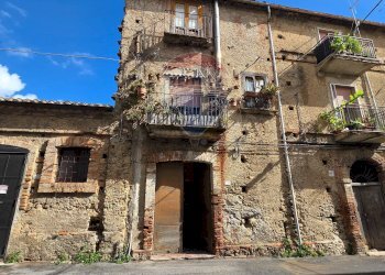 Casa all\'aperto - Trilocale Via duca degli Abruzz
 
39, San Marco Argentano - foto 1