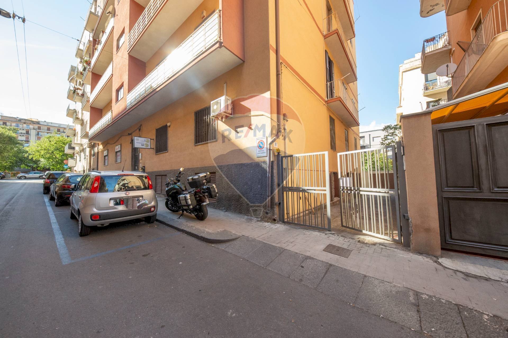 Edificio all\'aperto - Locale Commerciale VIA UGHETTI
 
70, Catania - foto 2