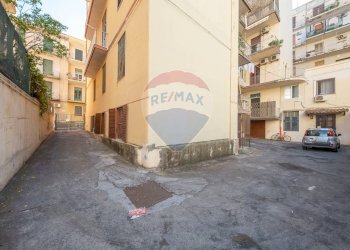 Edificio all\'aperto - Locale Commerciale VIA UGHETTI
 
70, Catania - foto 3