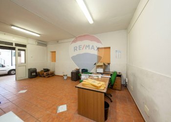 Non correlato - Locale Commerciale VIA UGHETTI
 
70, Catania - foto 8