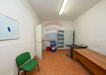 Non correlato - Locale Commerciale VIA UGHETTI
 
70, Catania - foto 11