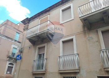 Edificio all\'aperto - Trilocale Via Mario Rapisardi
 
54, Ragusa - foto 2