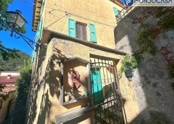 facciata - Casa semi indipendente via bertuccio, Seravezza - foto 1