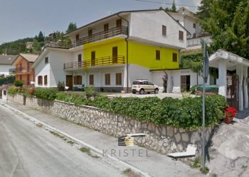 Foto 2 - Quadrilocale VIALE SULMONA
 
2, Campo di Giove - foto 2