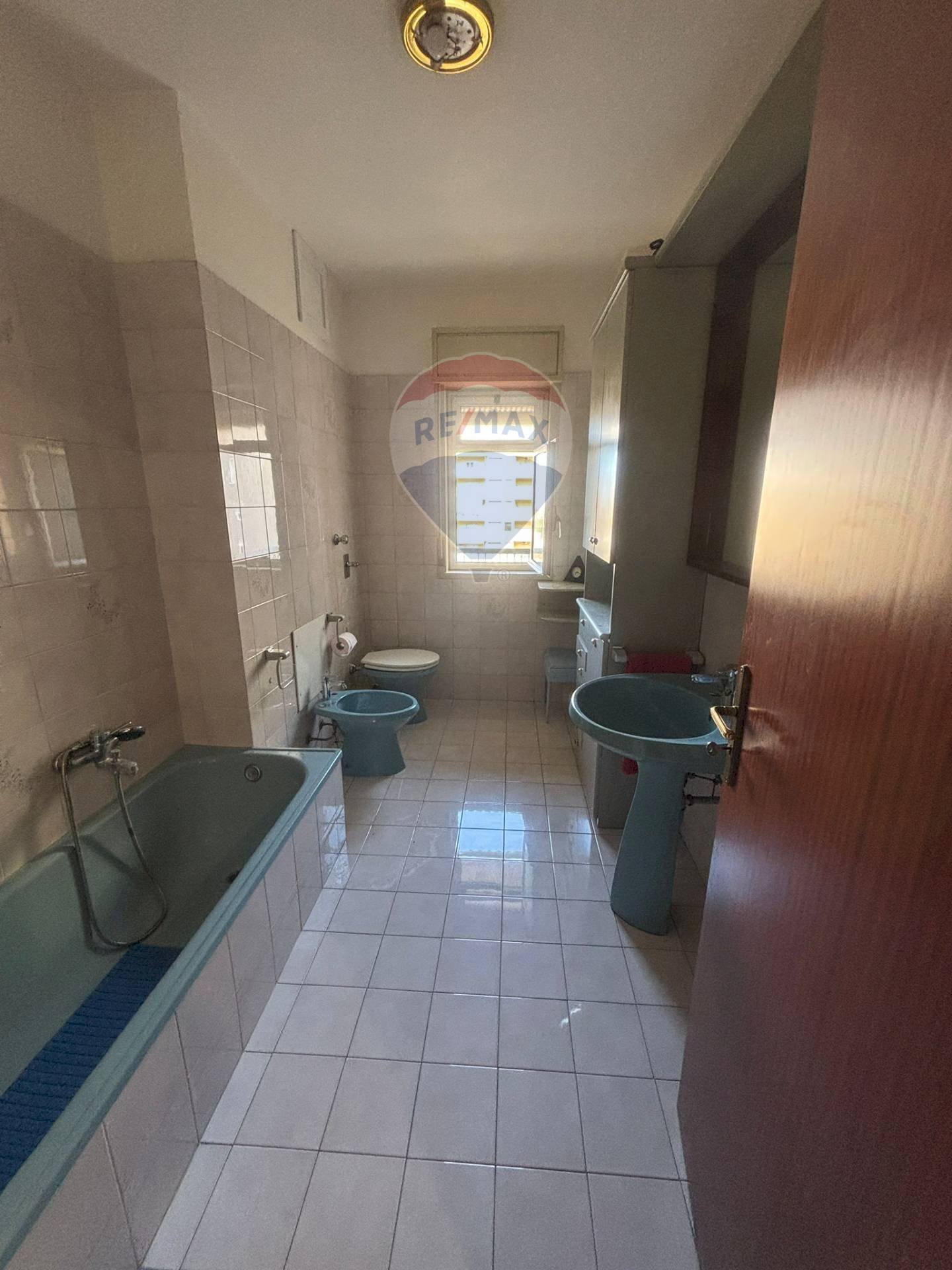 Bagno - Quadrilocale via domenico russo
 
16, Palermo - foto 2