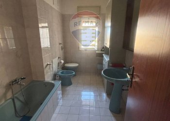 Bagno - Quadrilocale via domenico russo
 
16, Palermo - foto 2