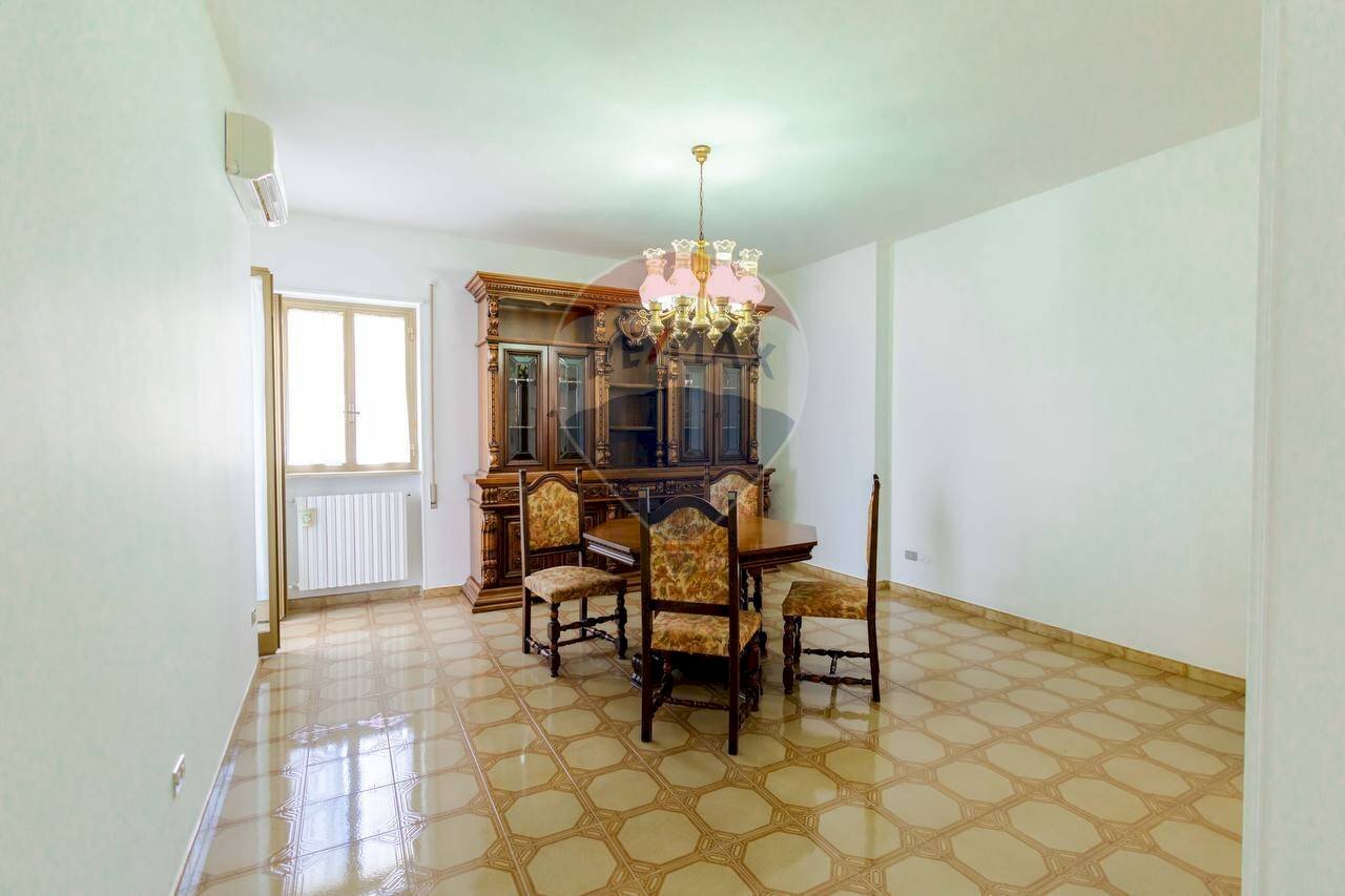 Sala da pranzo - Four-room apartment Via Beato Bartolo Longo
 
5, Ostuni - photo 3