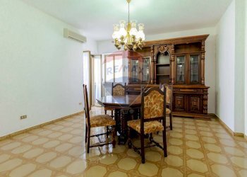 Sala da pranzo - Quadrilocale Via Beato Bartolo Longo
 
5, Ostuni - foto 2