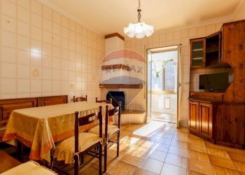 Sala da pranzo - Quadrilocale Via Beato Bartolo Longo
 
5, Ostuni - foto 5